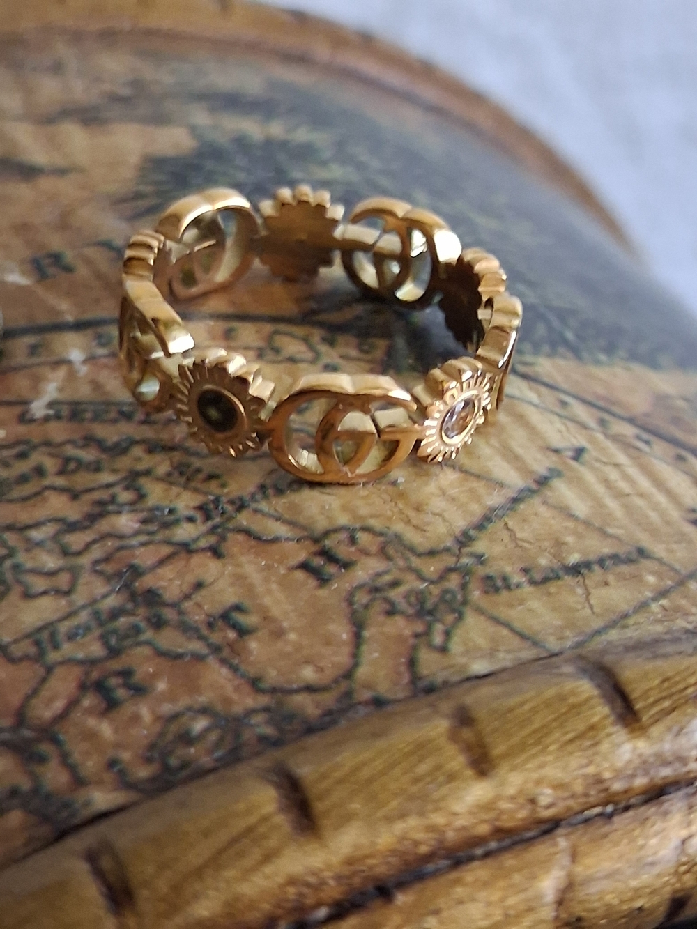 Gold Flower-Link Ring - Women Jewelry